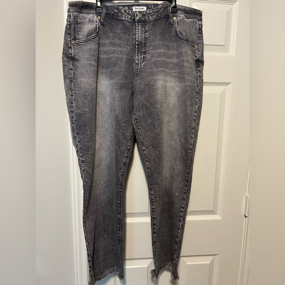 Juicy Couture NWT Women's black faded denim Jeans
